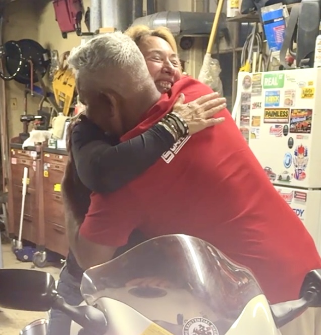 Man and woman on Hayabusa